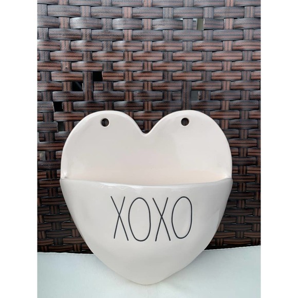 Rae Dunn Accessories - NWT Rae Dunn XoXo pot for plants
